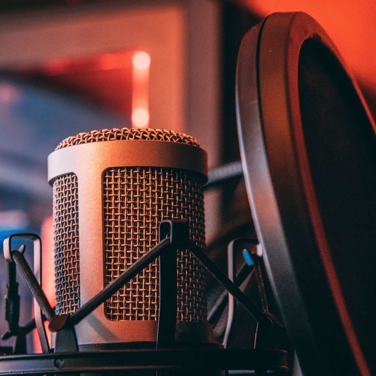 spoiu23-microphone-5594702_1920